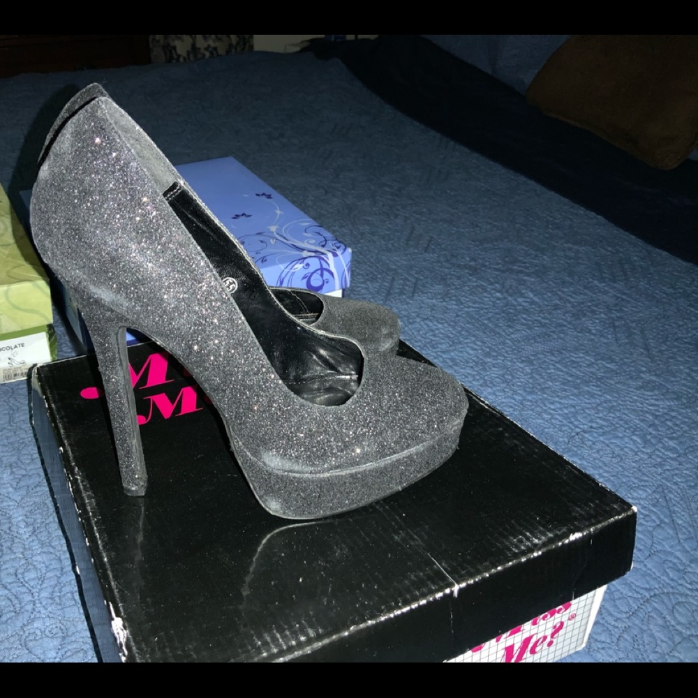Black Sexy Heels Size 5.5